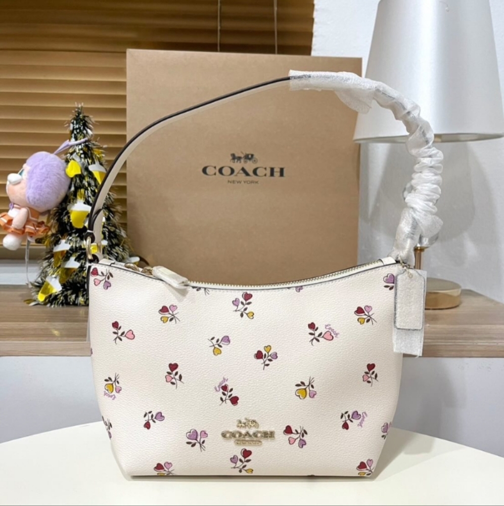 NWT Coach CW392 Zip Top Shoulder Bag Crossbody W/ Heart Print In Chalk
